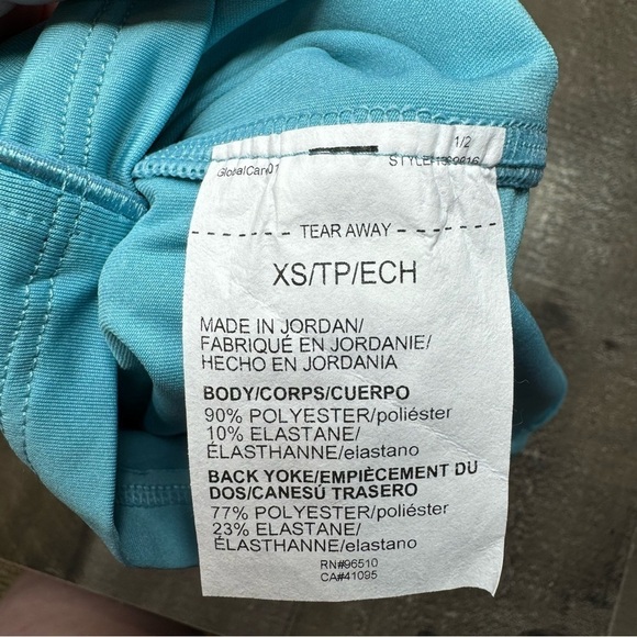 NWT Under Armour Fitted Tank Top size XS - Picture 6 of 8